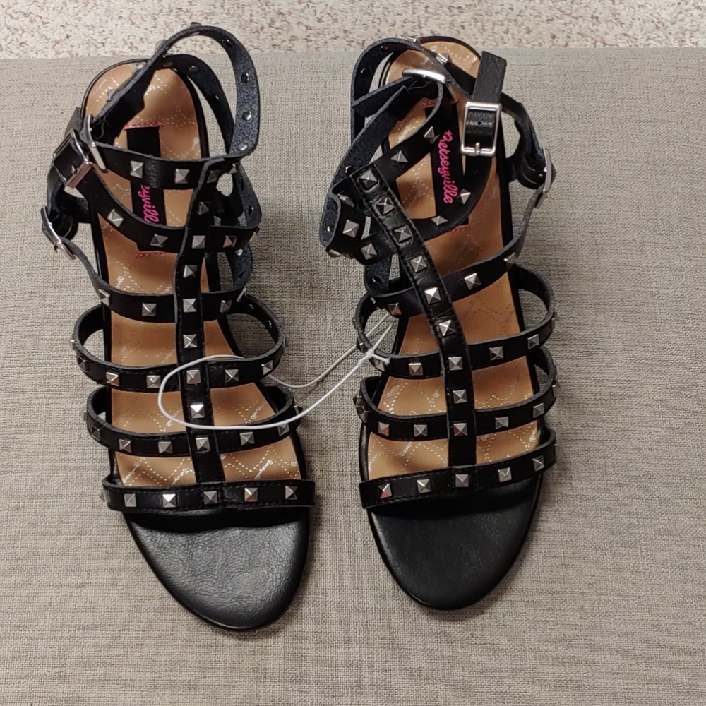 Sandles